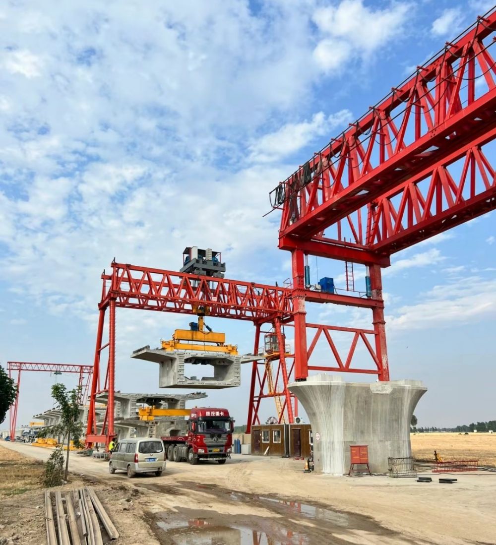 南通出租龍門吊廠家、架橋機(jī)、提梁機(jī)、門式起重機(jī)租賃服務(wù)