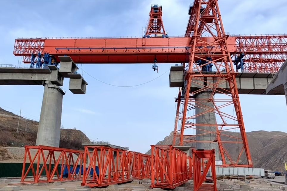 架橋機(jī)、高鐵公路橋梁架橋機(jī)制造安裝維修廠家服務(wù)